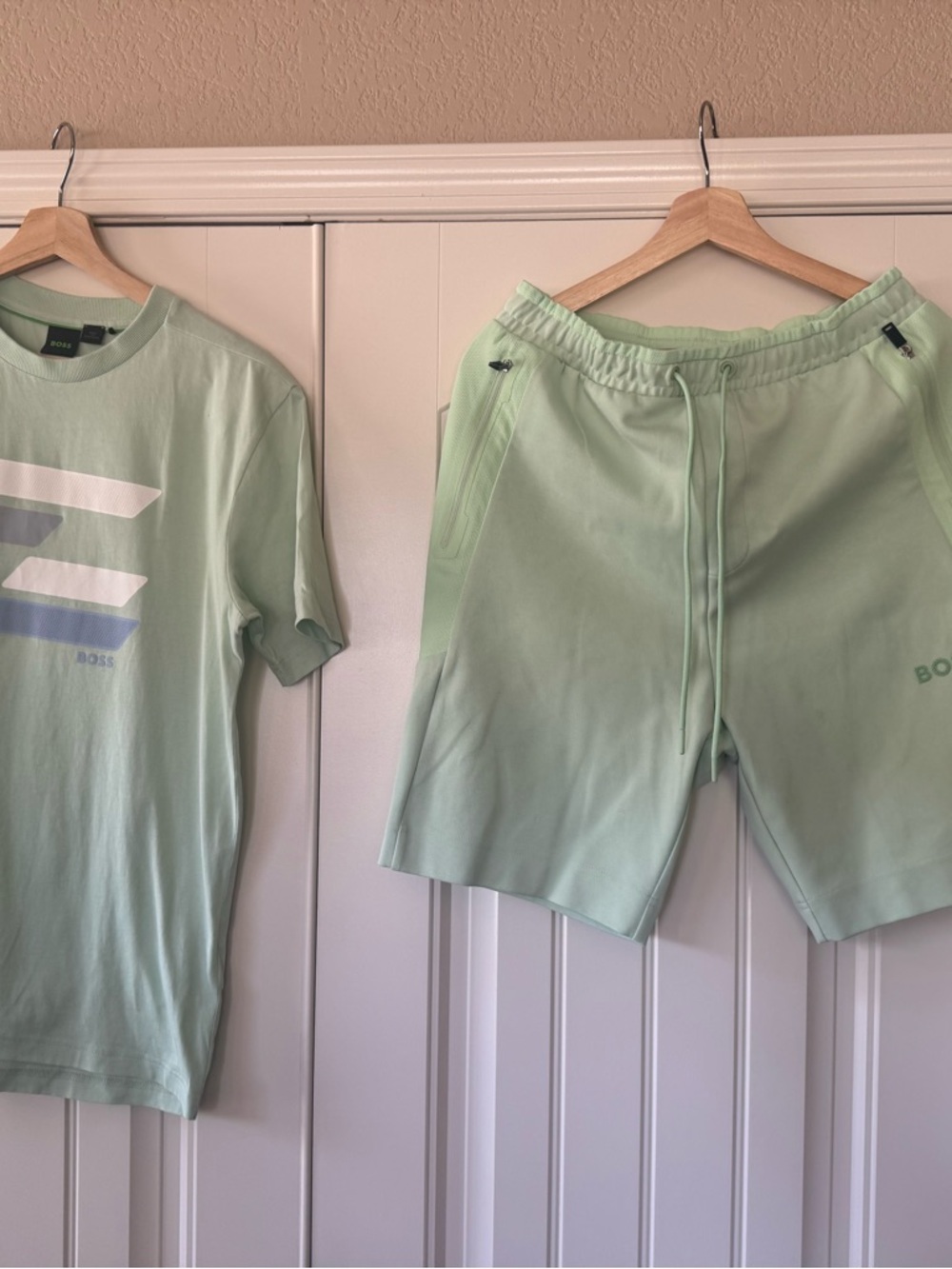 Men’s BOSS Pale Mint Graphic Tee and Drawstring Shorts and tee shirt Set size S